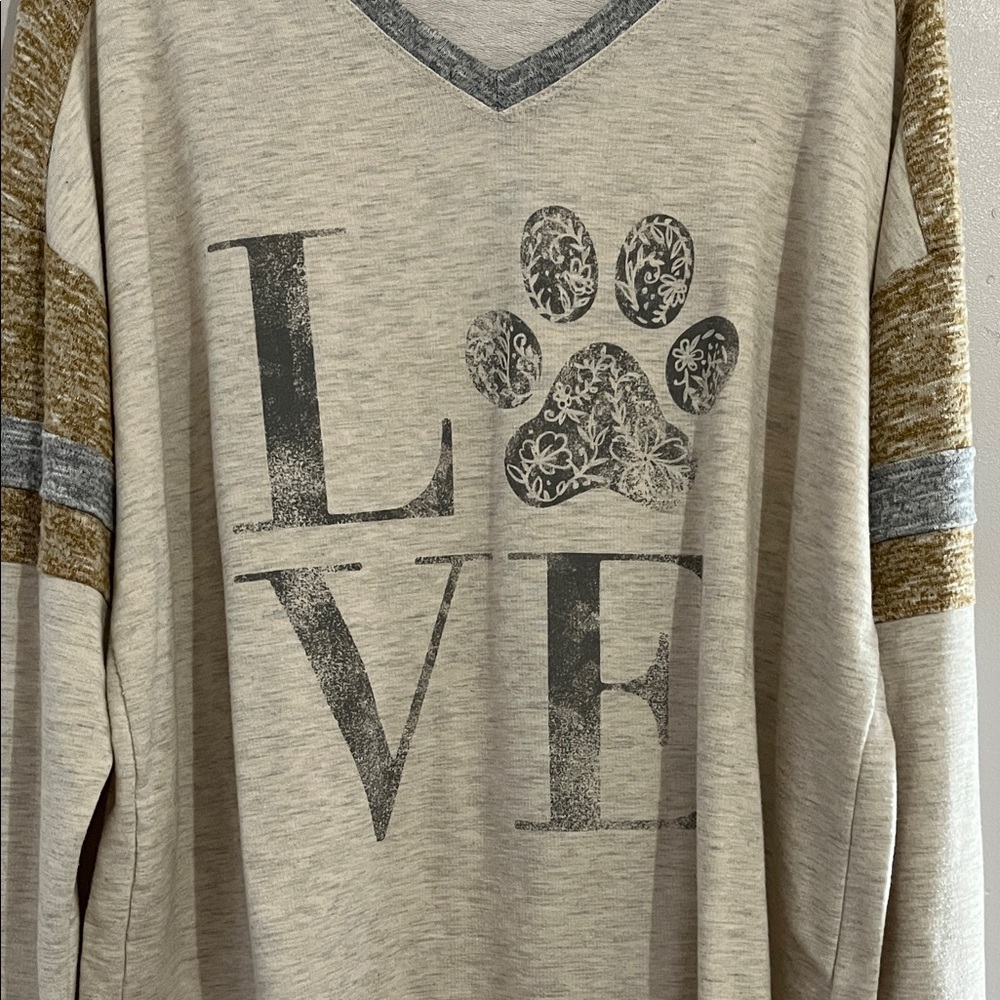 Maurices sweater size 1X Gray and Cream Long Sleeve Love v neck pullover paw - Picture 2 of 7